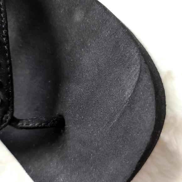 BYYB black flip flops with gemstones on band, lightly worn, size 9 - Picture 7 of 7